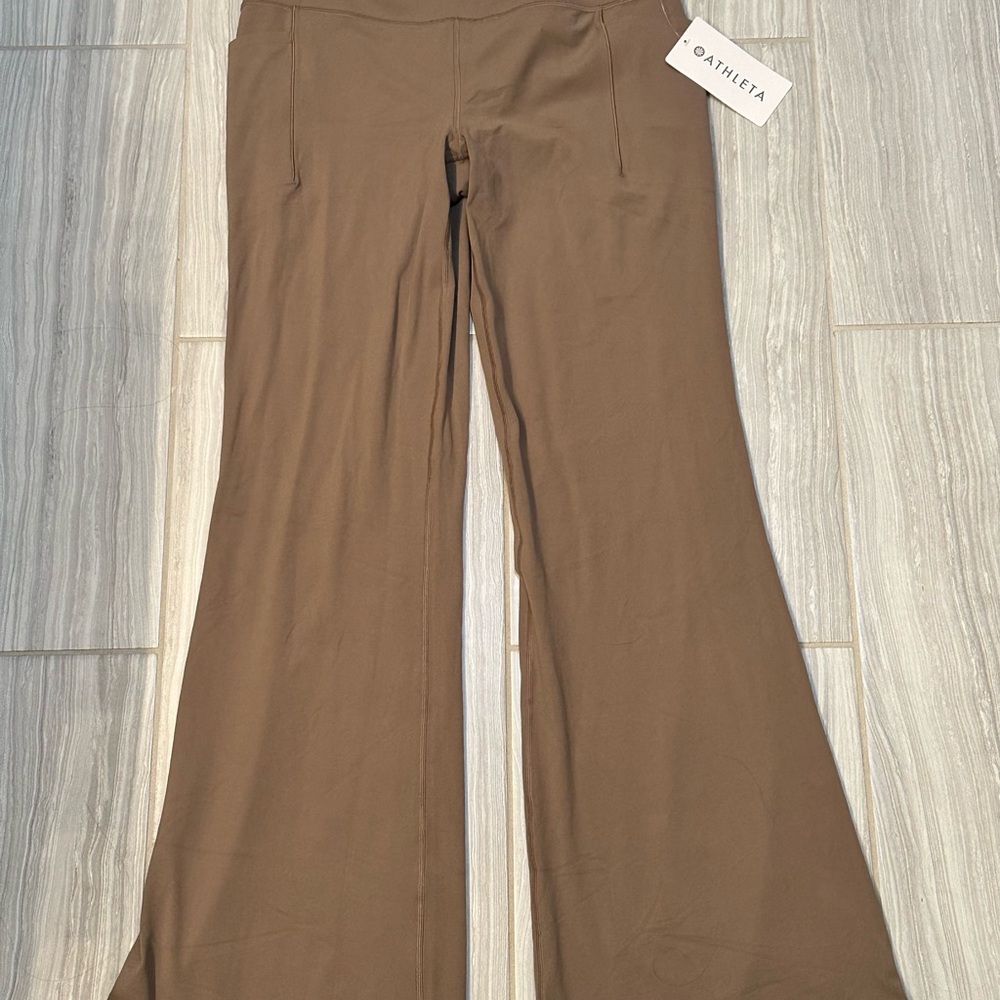 Athleta Salutation Stash High Rise Flare Pant NWT Size XL - Picture 2 of 11